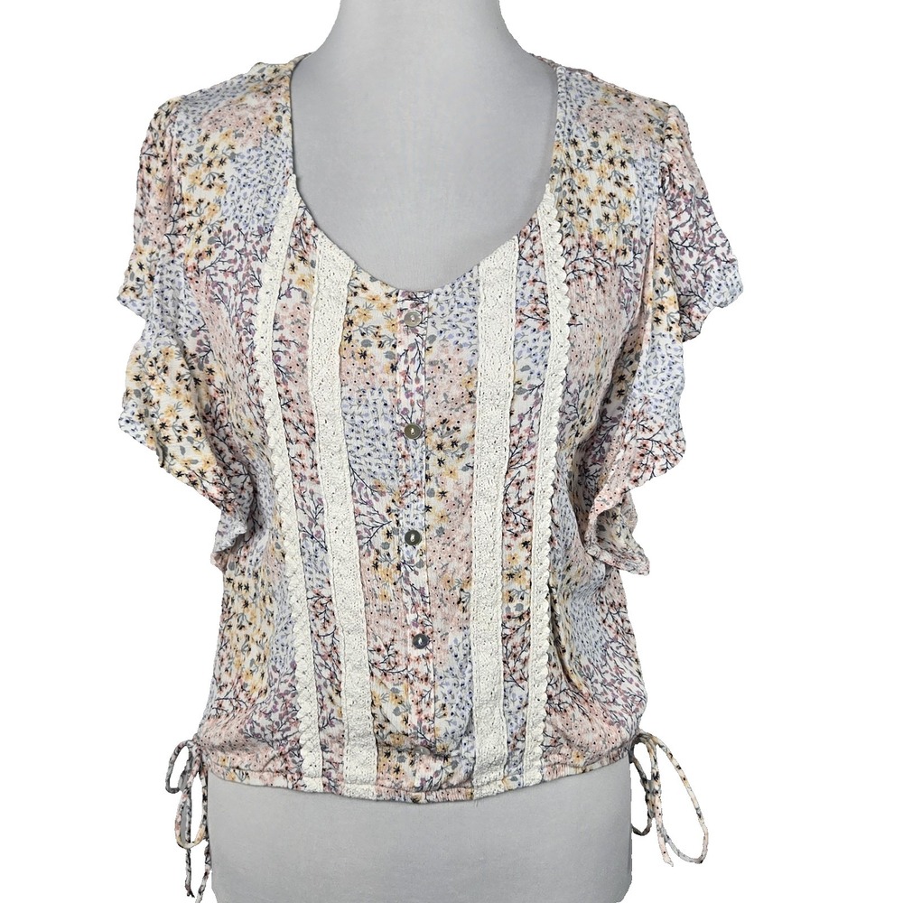 Wallflower Floral Gauzy Rayon Ruffle Button Detail Top Junior XL